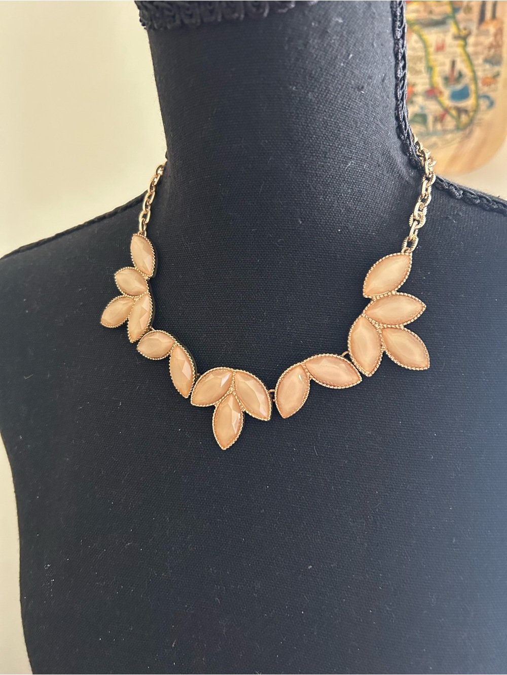 Gorgeous jewel necklace